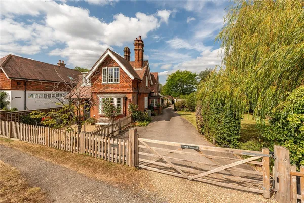 Partridge Lane, Newdigate, RH5 photo 1