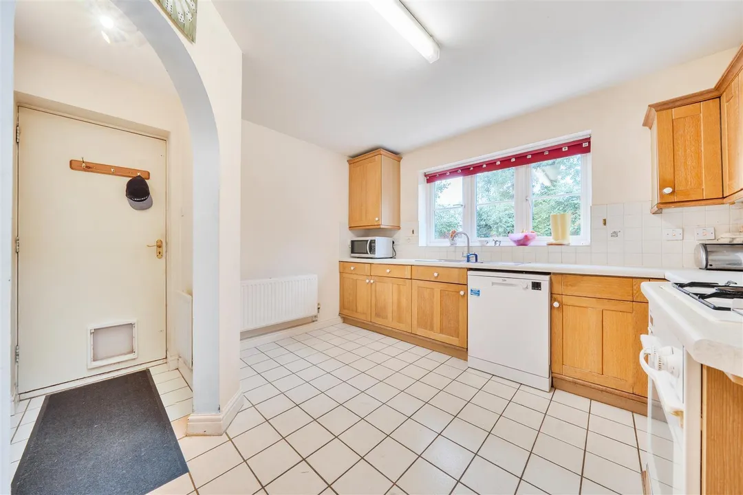 https://mr0.homeflow-assets.co.uk/files/photo/image/48312/8061/_x_/XCpWJTah7EmDQcK-rToBig.jpg