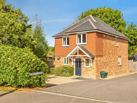 Walnut Close, Burgess Hill photo