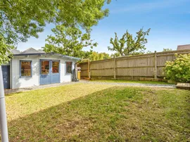 Walnut Close, Burgess Hill thumb 3
