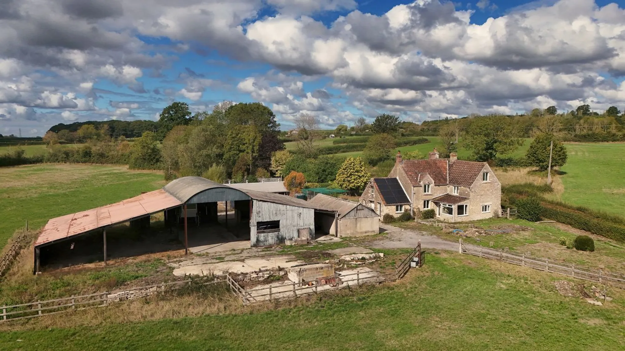 https://mr0.homeflow-assets.co.uk/files/photo/image/48312/8291/_x_/59411018.jpg