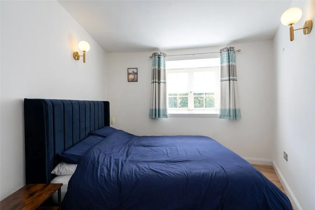 https://mr0.homeflow-assets.co.uk/files/photo/image/48313/7707/_x_/PAT250345_11.jpg