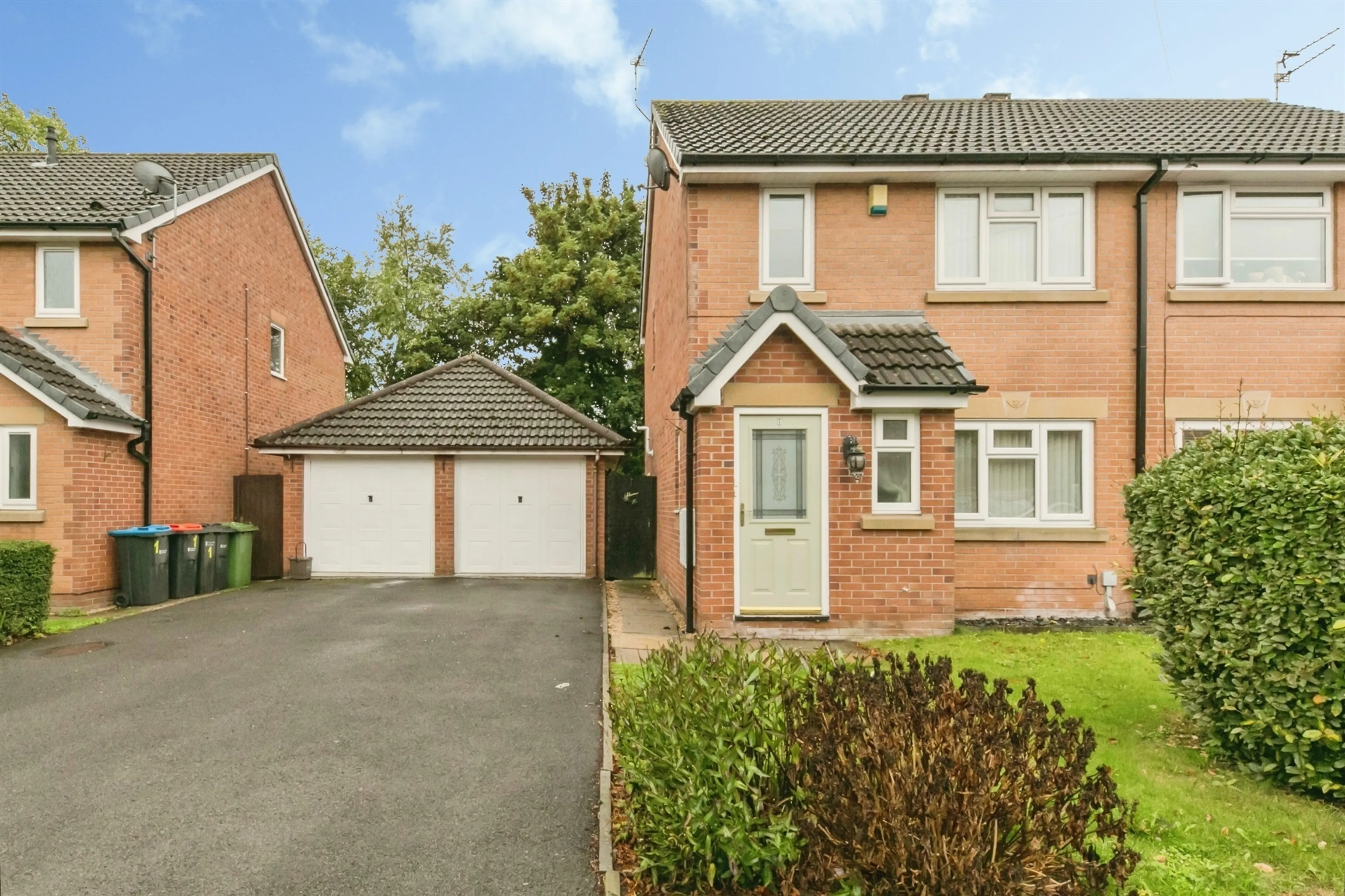 Property at Stirling Close, Winsford