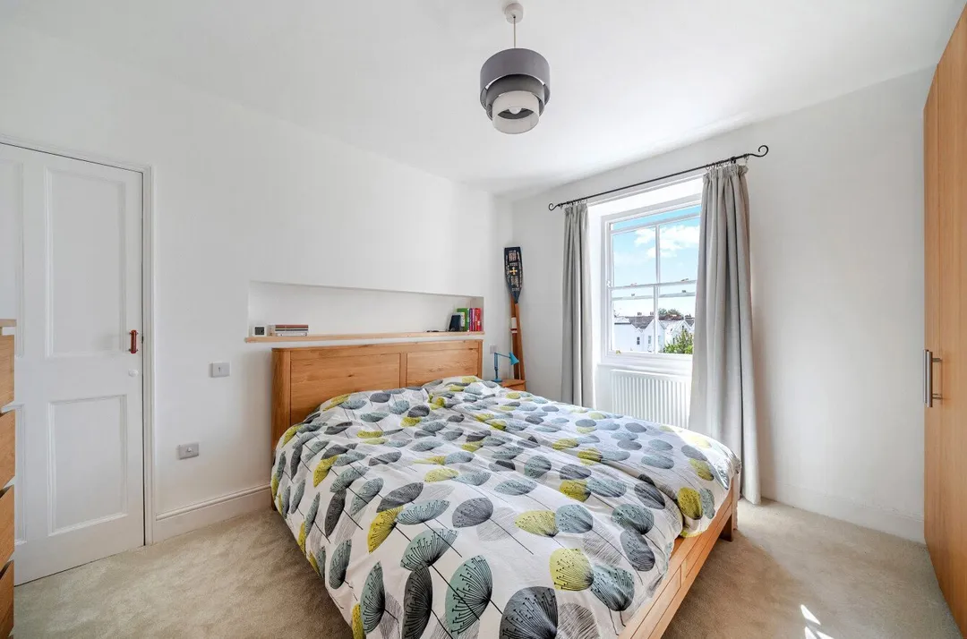 https://mr0.homeflow-assets.co.uk/files/photo/image/48315/6222/_x_/NEW250067_13.jpg