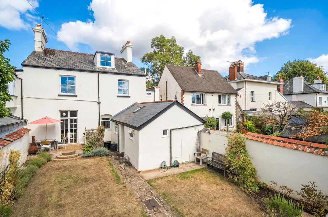https://mr0.homeflow-assets.co.uk/files/photo/image/48315/6238/_x_/NEW250067_21.jpg