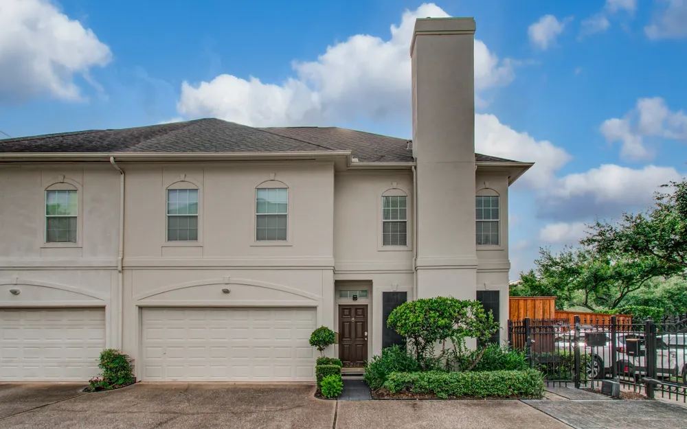 2214 W Holcombe Blvd, Houston, TX 77030