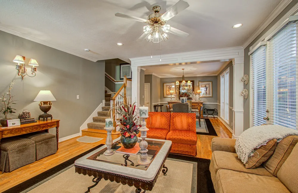 2214 W Holcombe Blvd, Houston, TX 77030