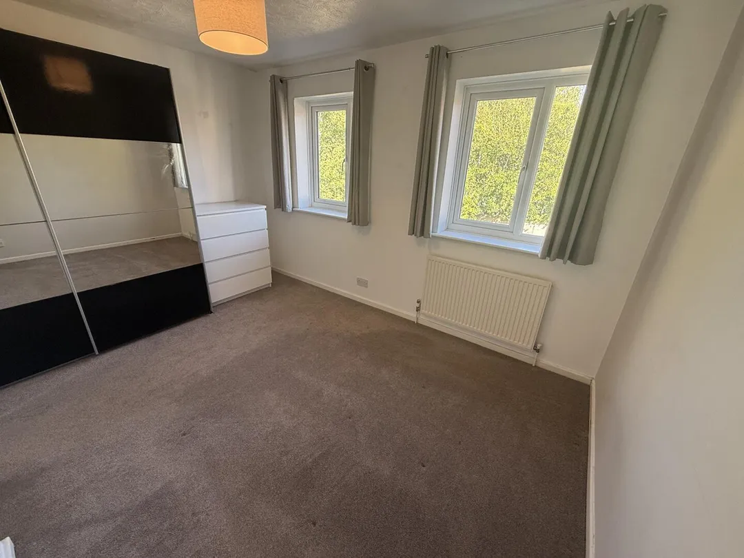 https://mr0.homeflow-assets.co.uk/files/photo/image/48318/1282/_x_/NBLc5WlR70KLdTG6ouJ-GA.jpg
