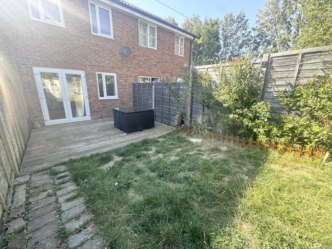 https://mr0.homeflow-assets.co.uk/files/photo/image/48318/1298/_x_/wWH0LJZLDEK9zDNhR01INA.jpg