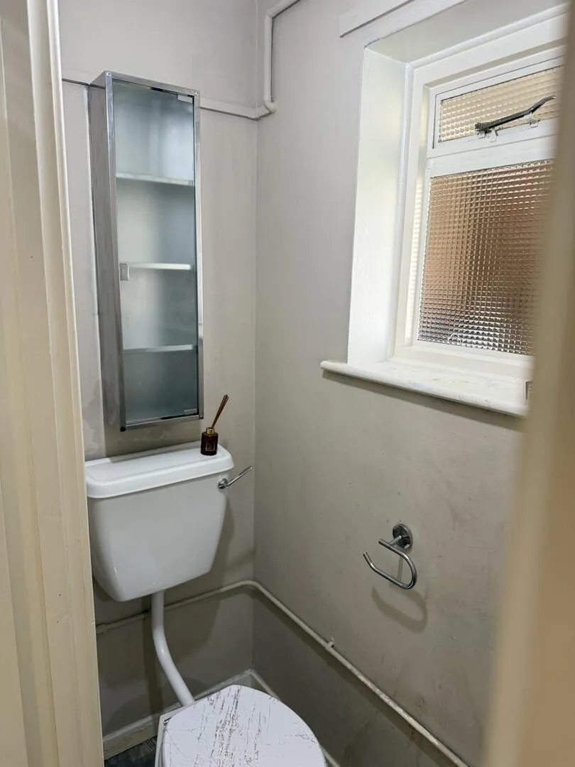 https://mr0.homeflow-assets.co.uk/files/photo/image/48318/1352/_x_/N2xUmrYttUeOBTb1D4uvcw.jpg