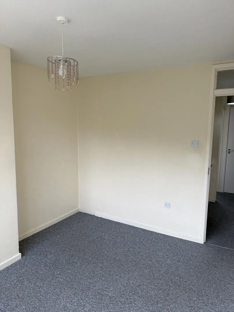 https://mr0.homeflow-assets.co.uk/files/photo/image/48318/1371/_x_/NBmJIelPfUyilek-r__T6g.jpg