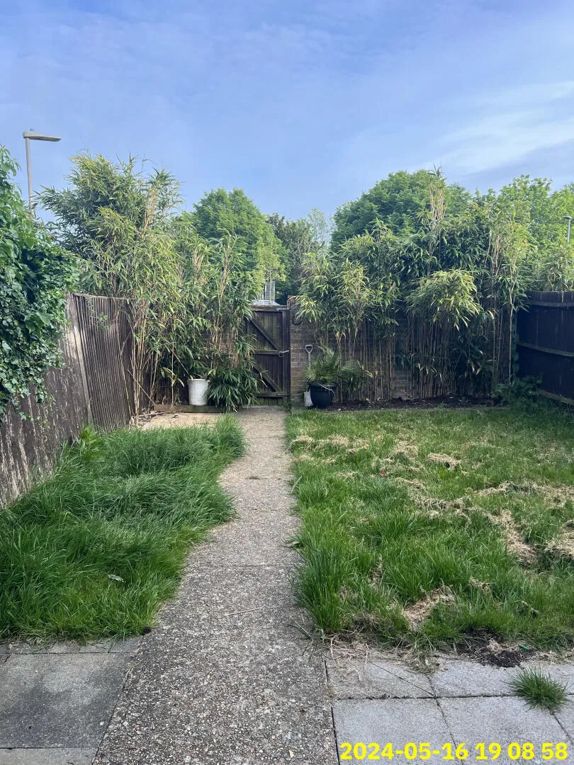 https://mr0.homeflow-assets.co.uk/files/photo/image/48318/1374/_x_/OqY9984SIUeAgffEnRPENw.jpg