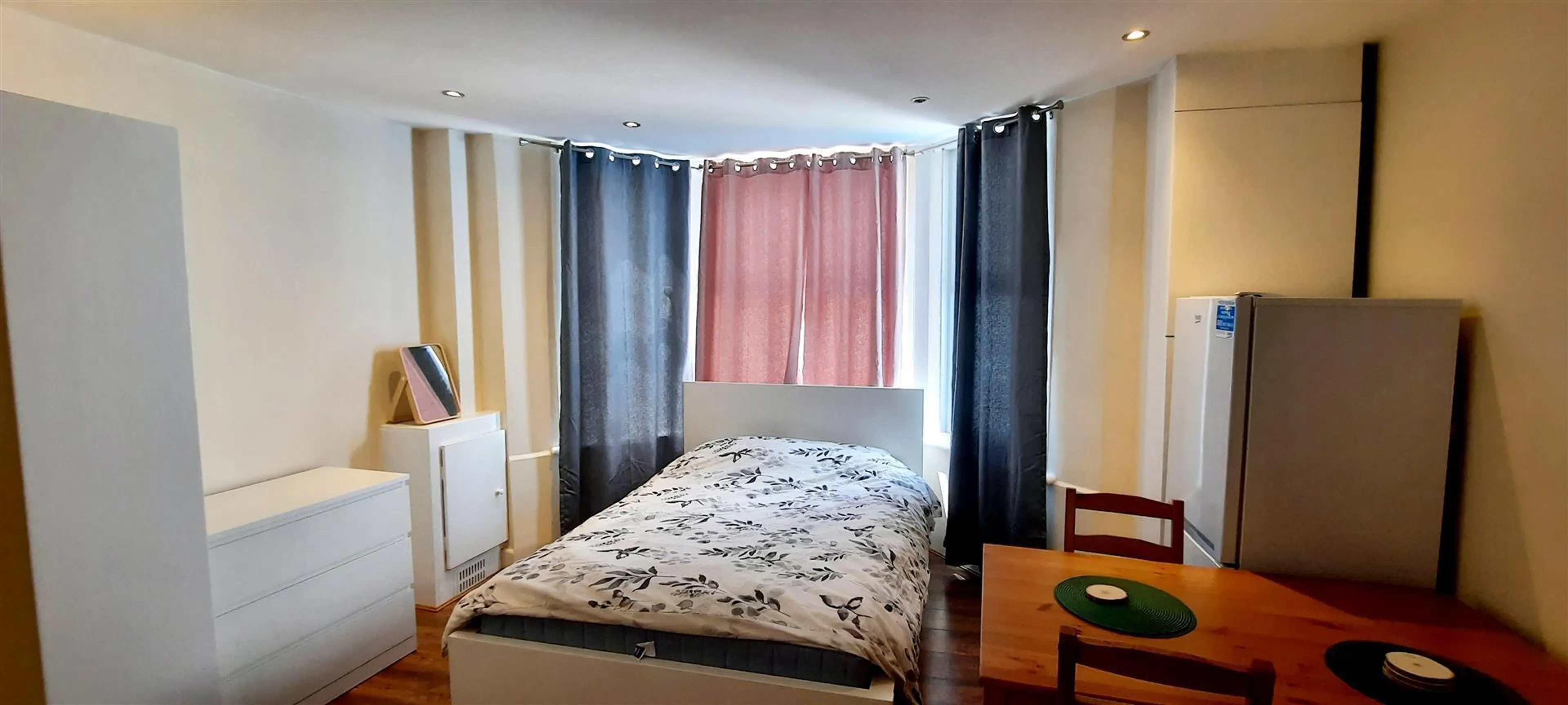 Property at Hetley road, Sheperds Bush, London
