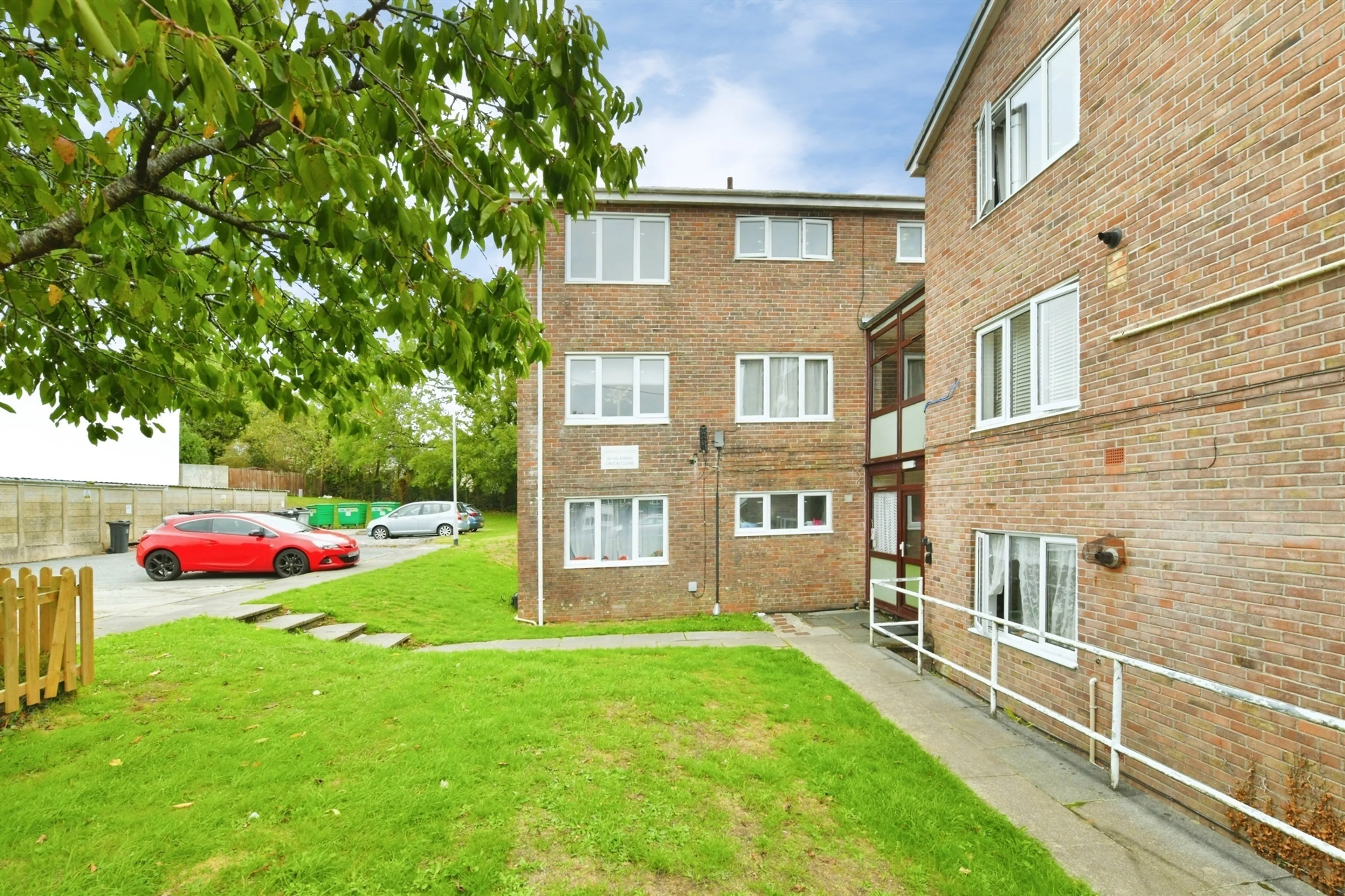 Property photo 0