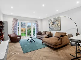 Chase Side, London, N14 photo