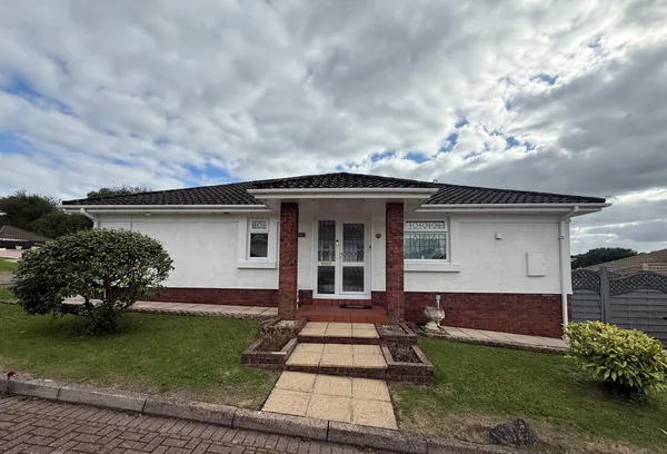 Maes Yr Helyg, Llandybie, Ammanford