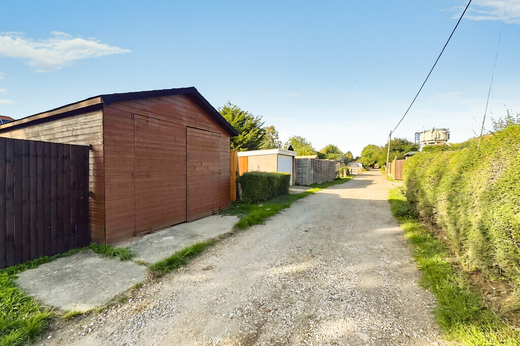 The Avenue, Halesworth Image 5