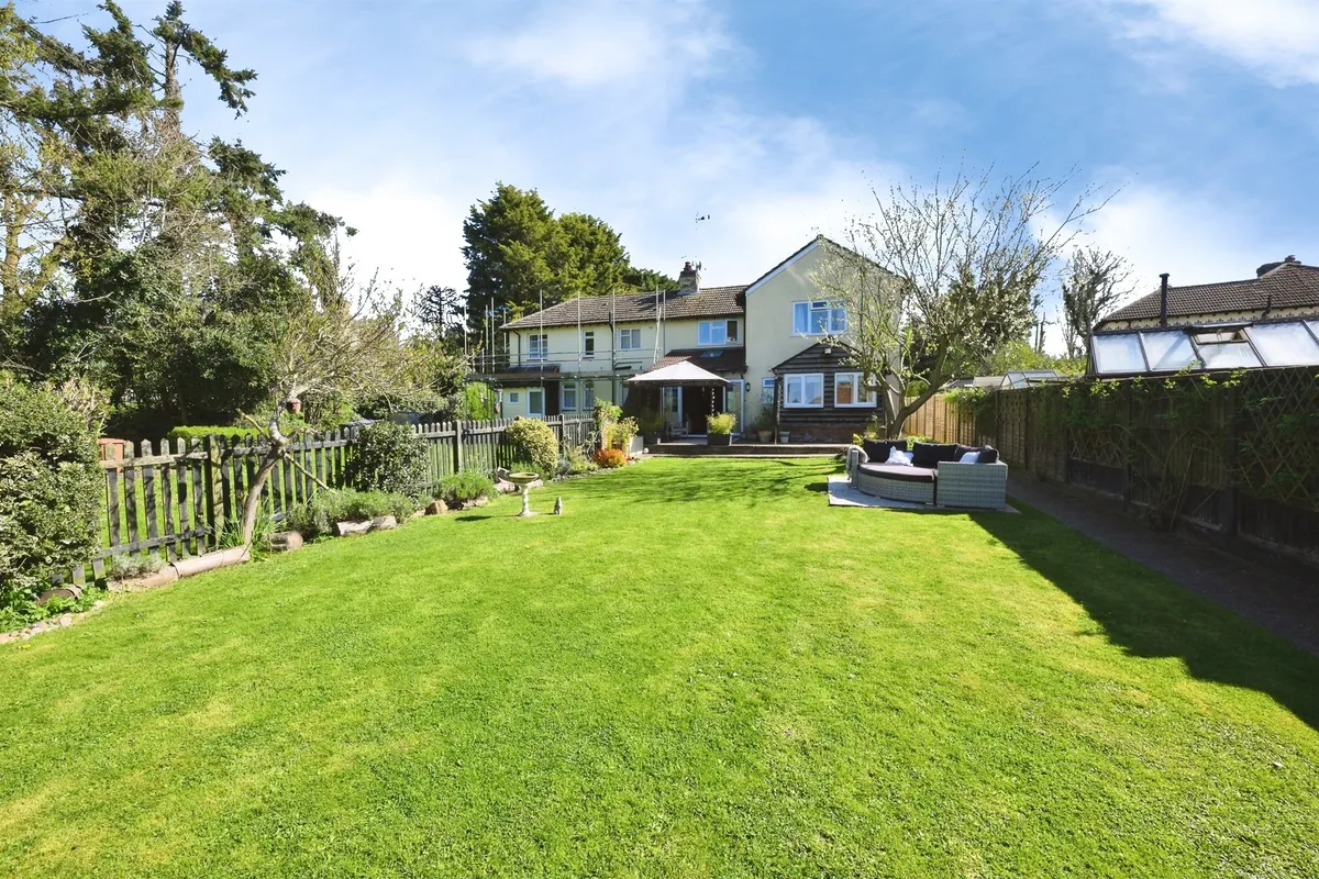 Meadow View Cottages, Thundridge, WARE
