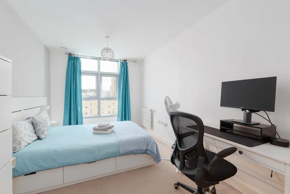 Barking Road, London, E16 photo 5