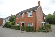 Runnymede Drive, Odiham, RG29 photo 1