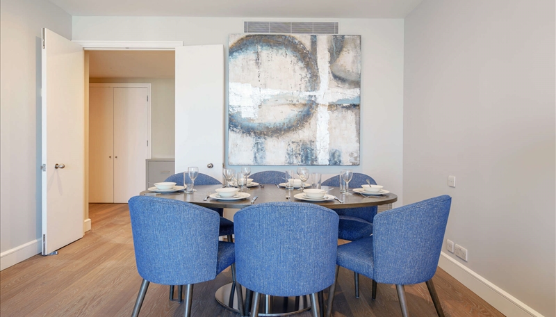 Two Bedroom Apartment To Let with Private Balcony in Westferry Circus Image 8