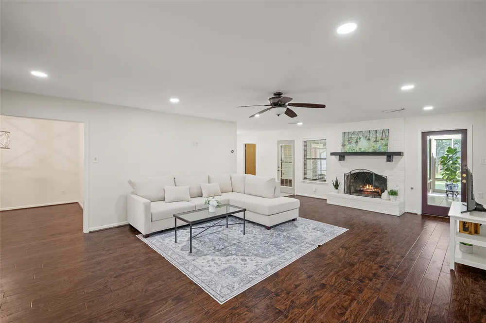 1906 Spillers Ln, Houston, TX 77043