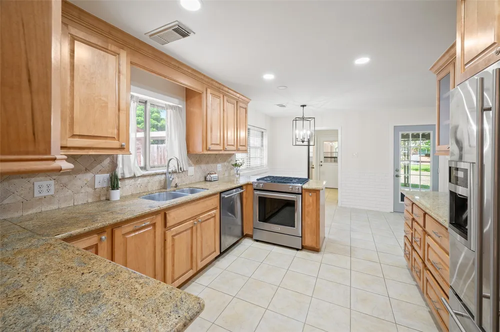 1906 Spillers Ln, Houston, TX 77043