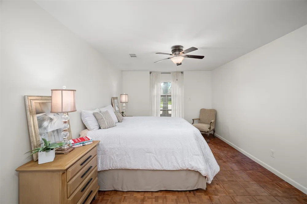 1906 Spillers Ln, Houston, TX 77043