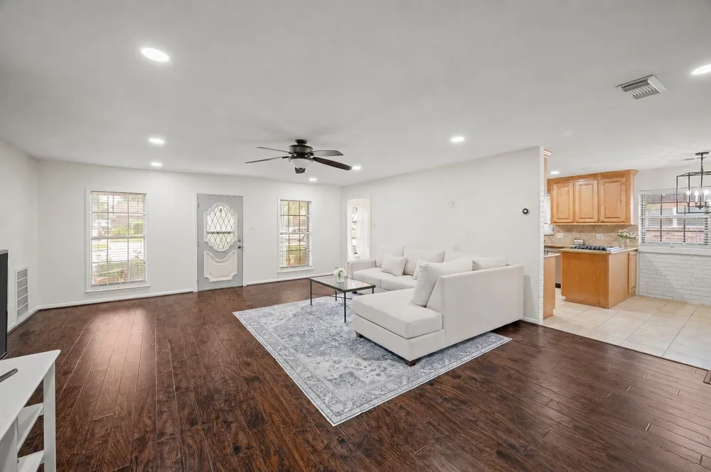 1906 Spillers Ln, Houston, TX 77043