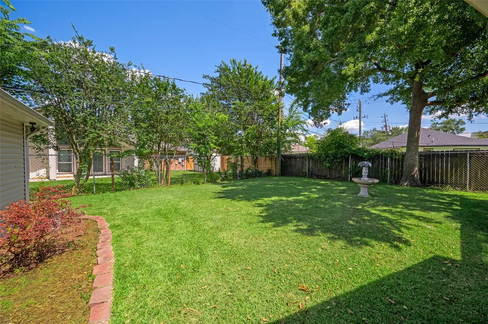1906 Spillers Ln, Houston, TX 77043