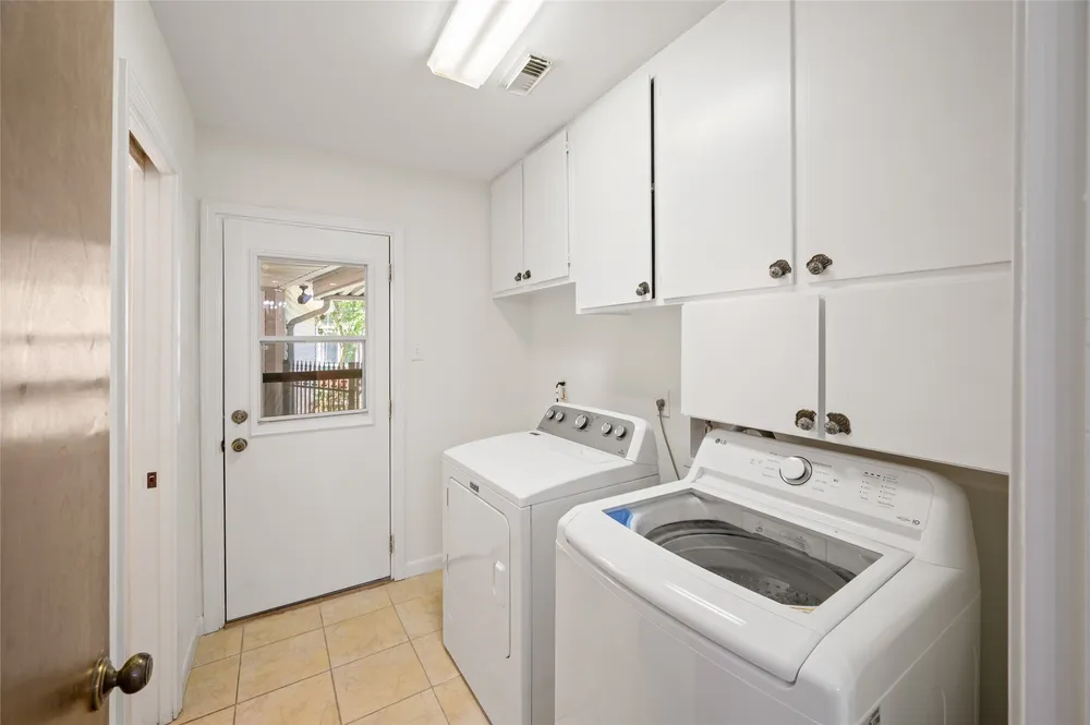1906 Spillers Ln, Houston, TX 77043