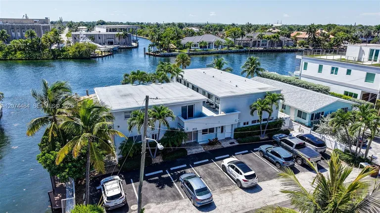 1705 N Riverside Dr, Pompano Beach, FL 33062