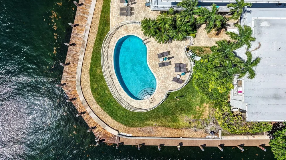 1705 N Riverside Dr, Pompano Beach, FL 33062
