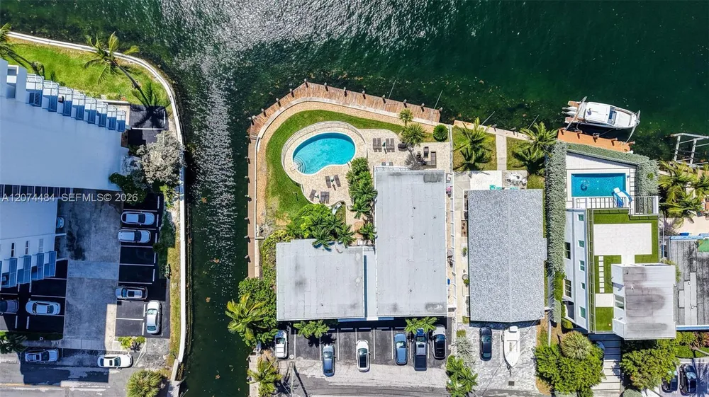 1705 N Riverside Dr, Pompano Beach, FL 33062