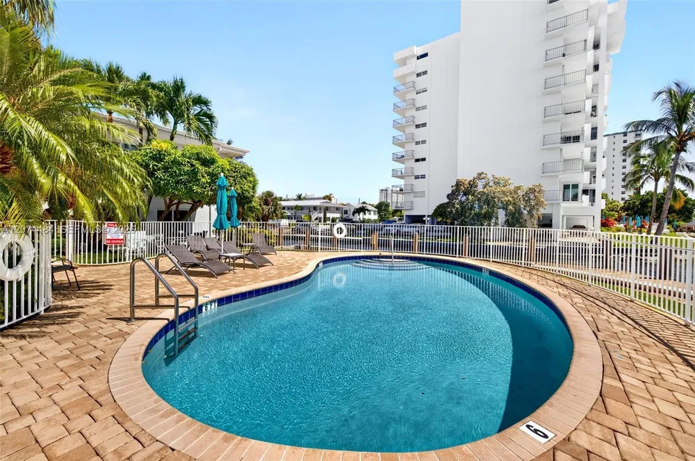 1705 N Riverside Dr, Pompano Beach, FL 33062