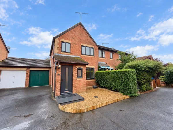 Flying Fields Road, Southam