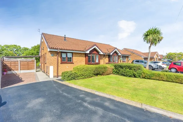 Camberwell Drive, ASHTON-UNDER-LYNE, ...