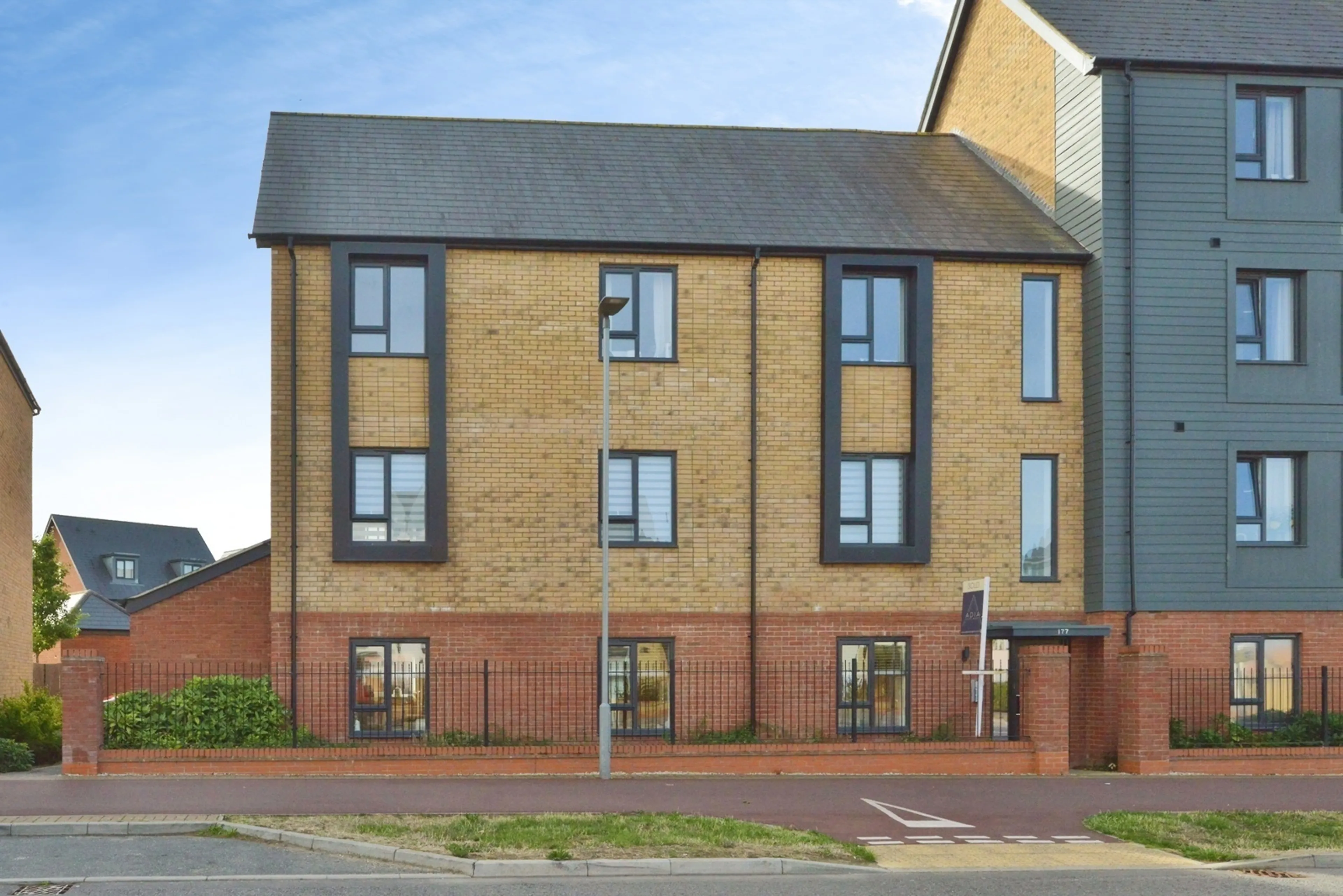 Property photo 0