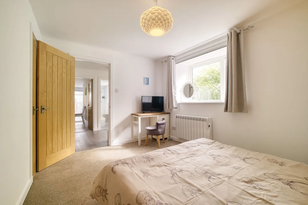 https://mr0.homeflow-assets.co.uk/files/photo/image/48346/5287/_x_/003A2341_HDR-3.jpg