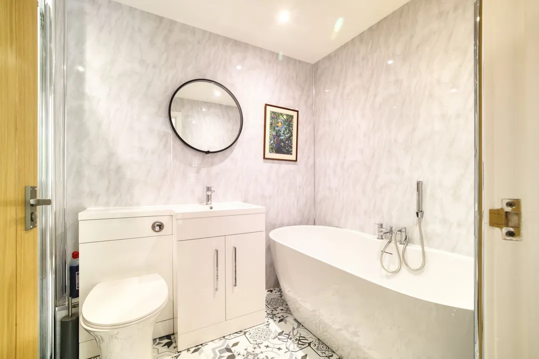 https://mr0.homeflow-assets.co.uk/files/photo/image/48346/5288/_x_/003A2346_HDR-4.jpg
