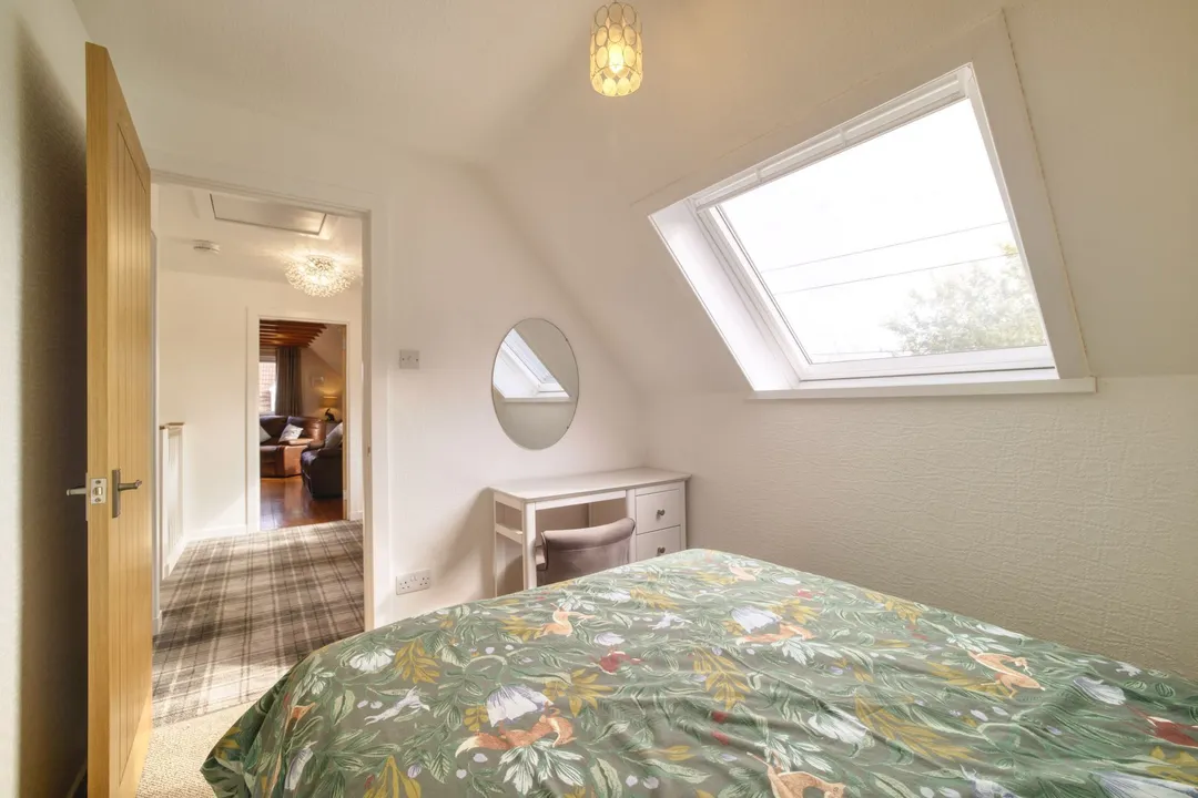 https://mr0.homeflow-assets.co.uk/files/photo/image/48346/5299/_x_/003A2596_HDR-28.jpg