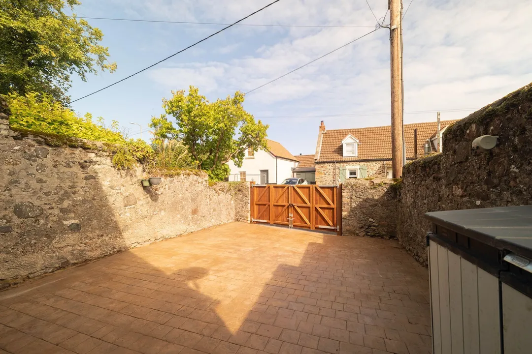 https://mr0.homeflow-assets.co.uk/files/photo/image/48346/5301/_x_/003A2692-40.jpg
