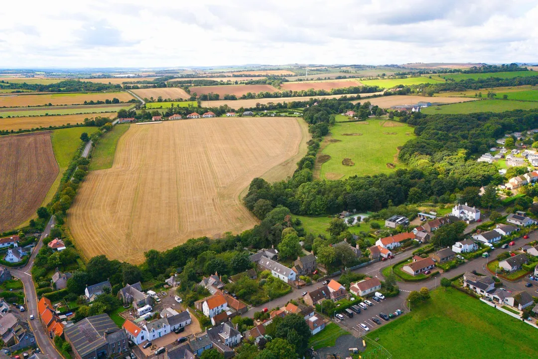 https://mr0.homeflow-assets.co.uk/files/photo/image/48346/5306/_x_/DJI_203.jpg