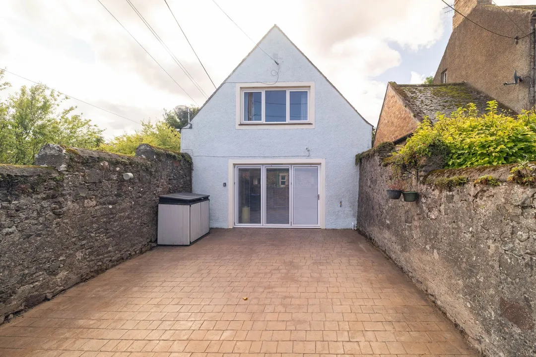 https://mr0.homeflow-assets.co.uk/files/photo/image/48346/5308/_x_/003A3115-51.jpg