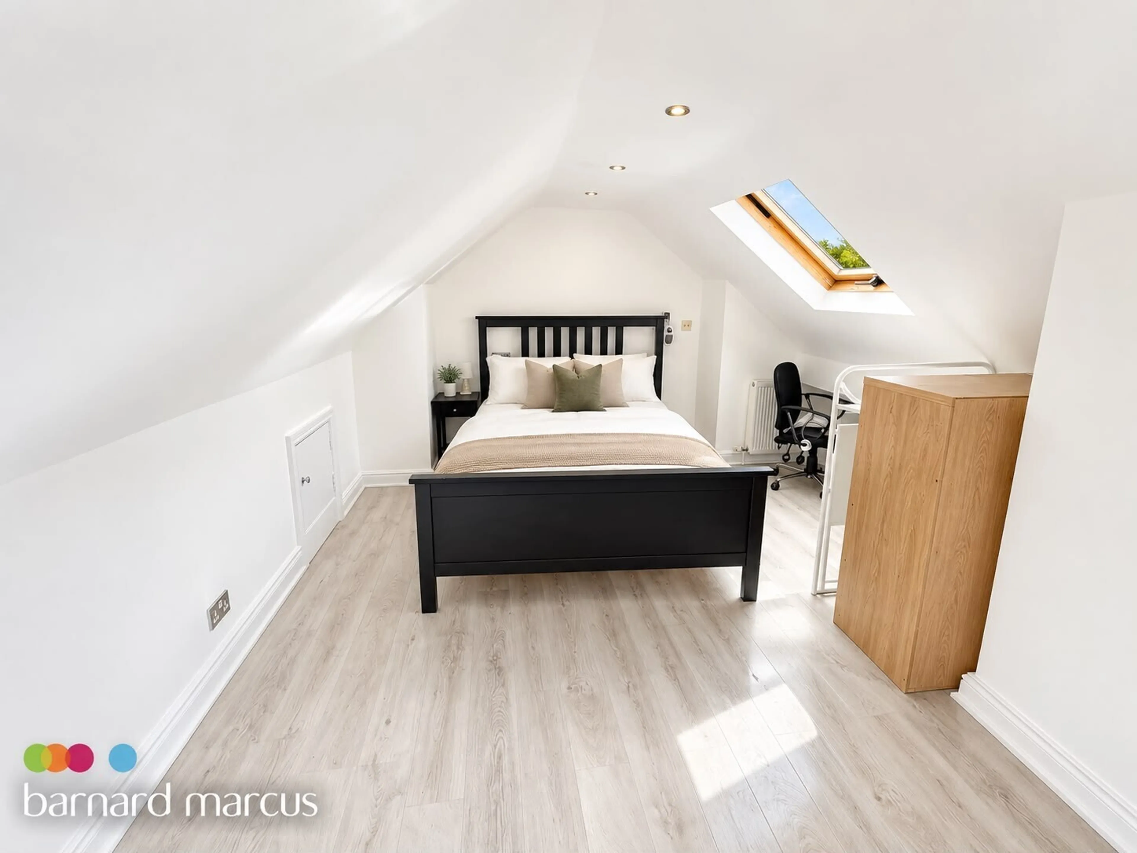 Property at Tachbrook Road, FELTHAM