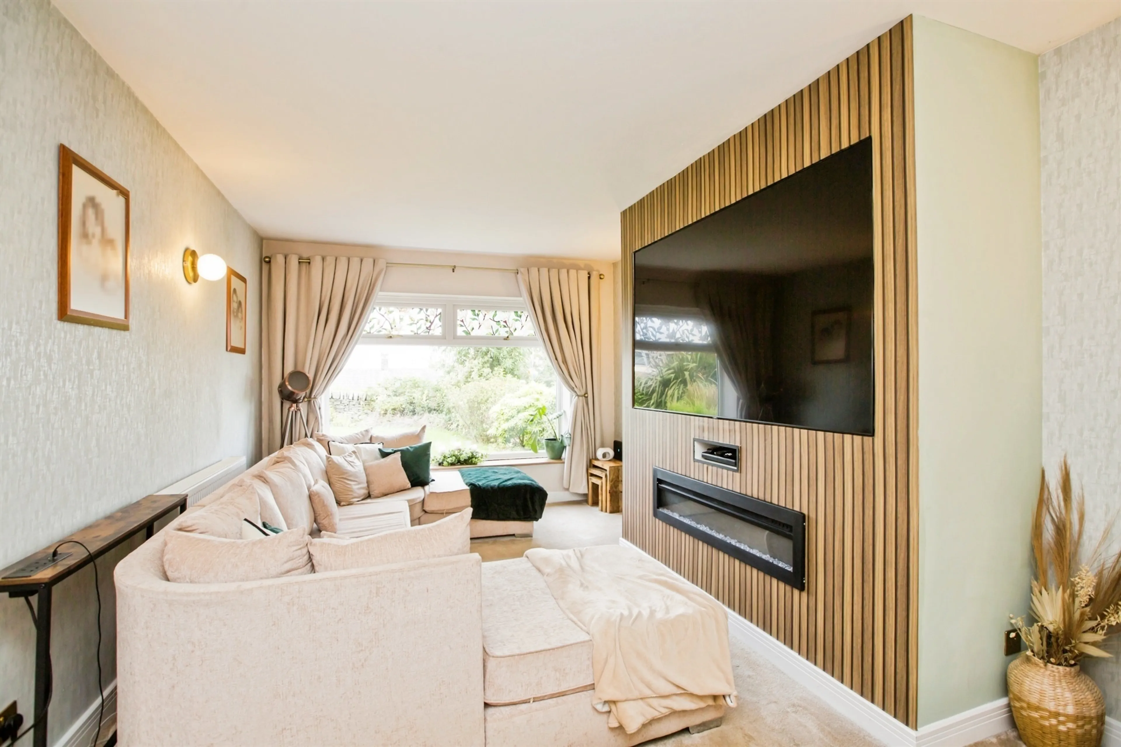 Property at Moor End Road, HALIFAX