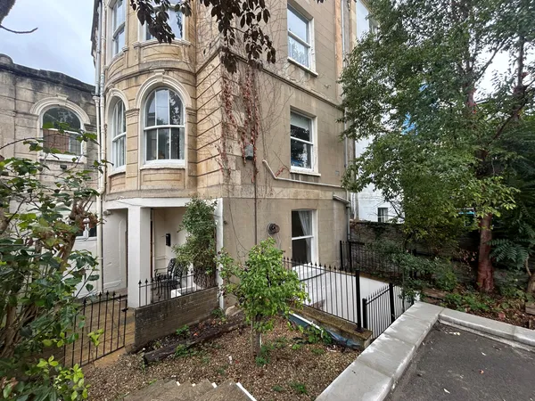 Victoria Walk, Cotham