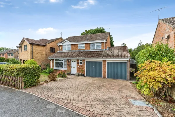 Deerhurst Close, West Totton, Southam...