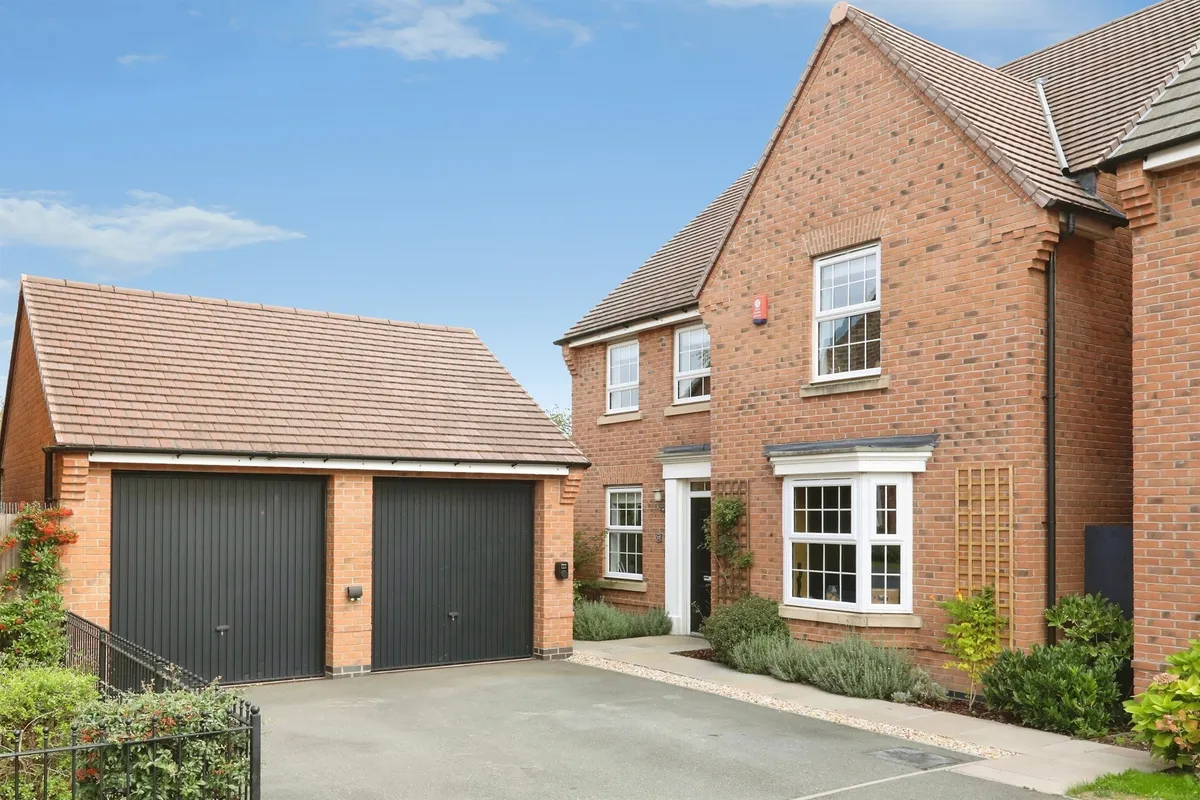 Henry Close, Worksop
