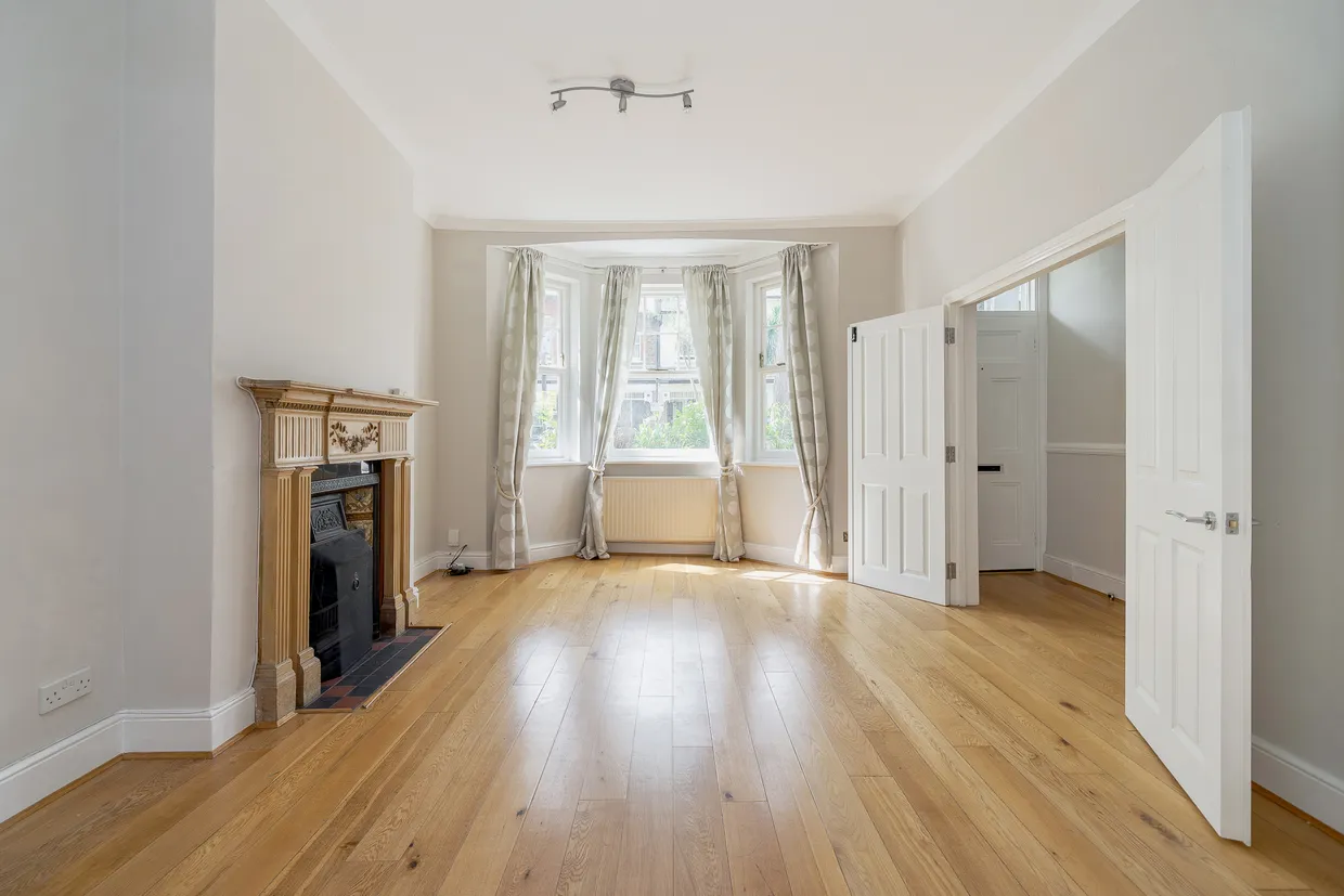 Brackley Road, London, W4 photo 2